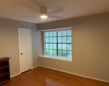 9703 Willers Way - Photo Thumbnail 7