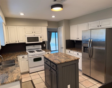 9703 Willers Way - Photo Thumbnail 4