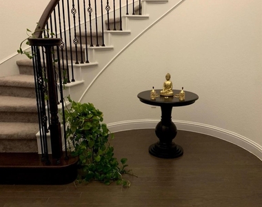 813 Palamos Dr - Photo Thumbnail 6