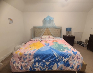 813 Palamos Dr - Photo Thumbnail 15