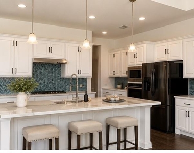 813 Palamos Dr - Photo Thumbnail 11