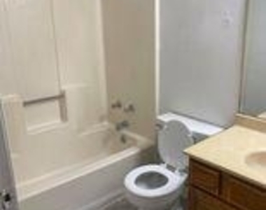 139 Elm Dr - Photo Thumbnail 6