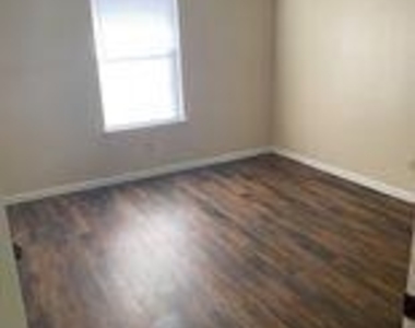 139 Elm Dr - Photo Thumbnail 3