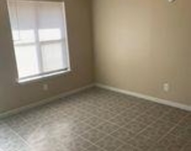 139 Elm Dr - Photo Thumbnail 1