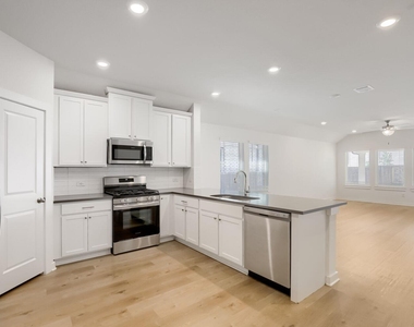 356 Brandywine Rd - Photo Thumbnail 3