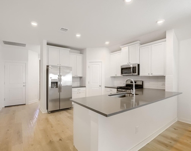 356 Brandywine Rd - Photo Thumbnail 4