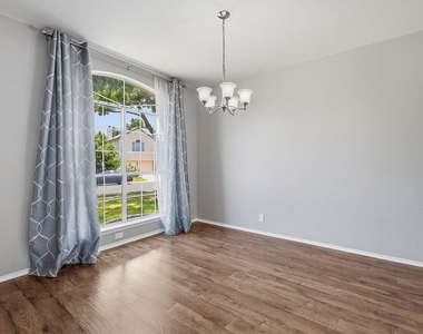 5003 Cleves St - Photo Thumbnail 4