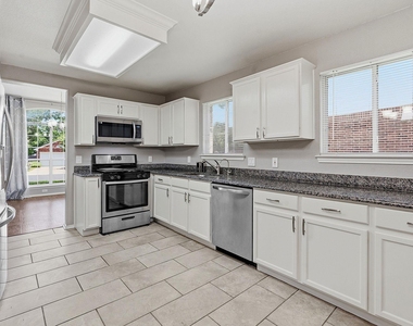 5003 Cleves St - Photo Thumbnail 5