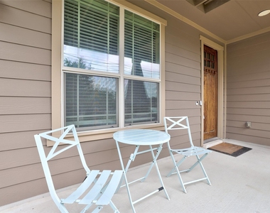 3319 Dalton St - Photo Thumbnail 2