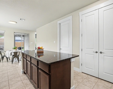 3319 Dalton St - Photo Thumbnail 11