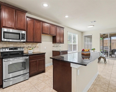 3319 Dalton St - Photo Thumbnail 7