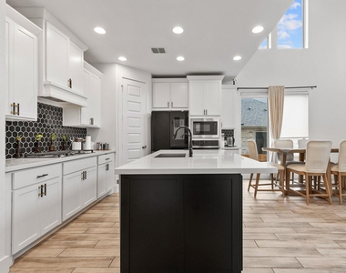 6025 Kelly Kyle Ave - Photo Thumbnail 4