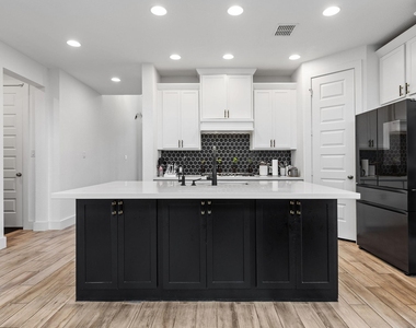6025 Kelly Kyle Ave - Photo Thumbnail 9