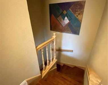 2500 Steck Ave - Photo Thumbnail 14