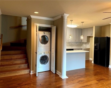 2500 Steck Ave - Photo Thumbnail 3