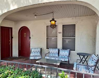 1906 San Gabriel St - Photo Thumbnail 1