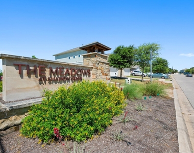 374 Triumph Rd - Photo Thumbnail 22