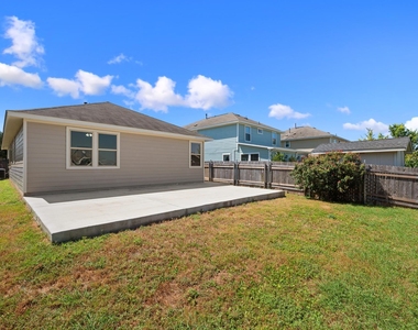 374 Triumph Rd - Photo Thumbnail 26