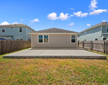 374 Triumph Rd - Photo Thumbnail 29