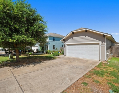 374 Triumph Rd - Photo Thumbnail 25