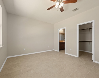 374 Triumph Rd - Photo Thumbnail 11