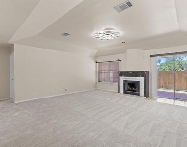 201 Covala Dr - Photo Thumbnail 8