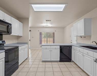 201 Covala Dr - Photo Thumbnail 13