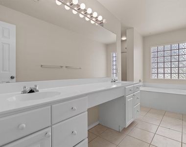 201 Covala Dr - Photo Thumbnail 19