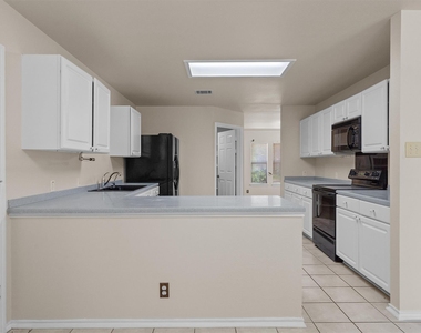 201 Covala Dr - Photo Thumbnail 12