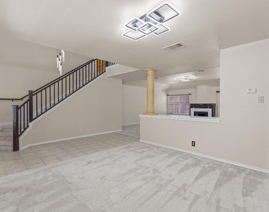 201 Covala Dr - Photo Thumbnail 4