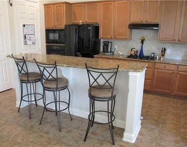 15209 Interlachen Dr - Photo Thumbnail 4