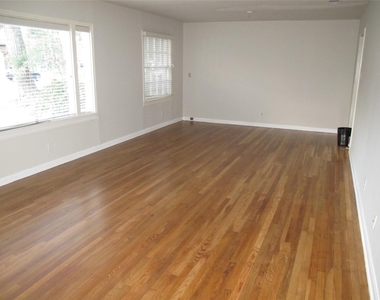 7 Scott Cres - Photo Thumbnail 6