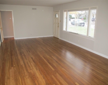 7 Scott Cres - Photo Thumbnail 5