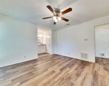 3411 Monument Dr - Photo Thumbnail 11