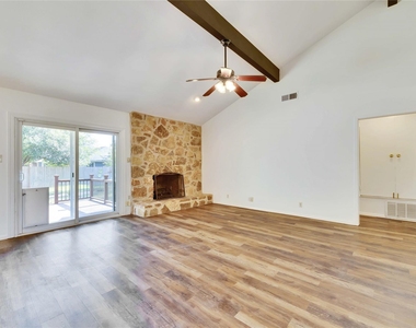 3411 Monument Dr - Photo Thumbnail 2