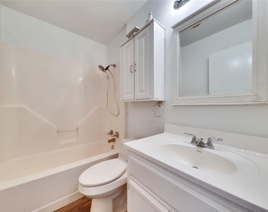 3411 Monument Dr - Photo Thumbnail 7