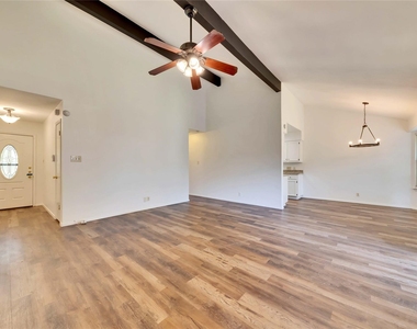 3411 Monument Dr - Photo Thumbnail 3