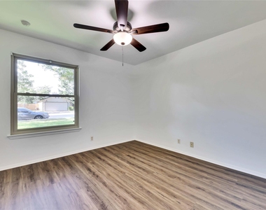 3411 Monument Dr - Photo Thumbnail 8