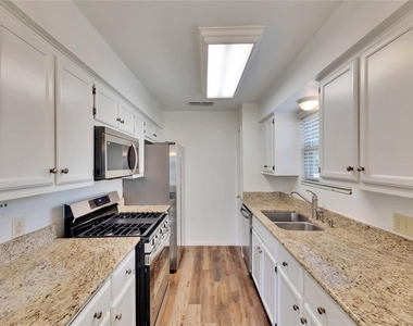 3411 Monument Dr - Photo Thumbnail 5