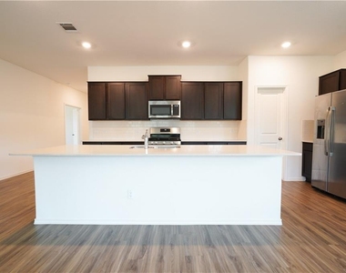933 Wildrye Ct - Photo Thumbnail 2