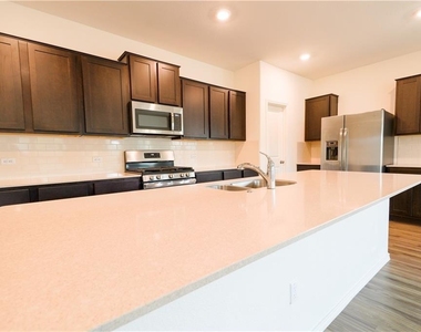 933 Wildrye Ct - Photo Thumbnail 3