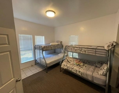 1500 E 2nd St - Photo Thumbnail 3