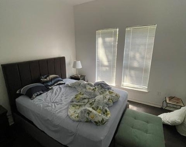 1500 E 2nd St - Photo Thumbnail 5