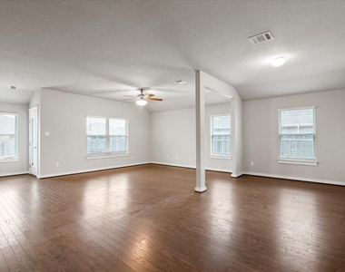 11817 Emerald Springs Ln - Photo Thumbnail 4