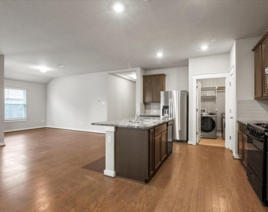 11817 Emerald Springs Ln - Photo Thumbnail 10