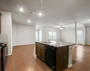 11817 Emerald Springs Ln - Photo Thumbnail 9