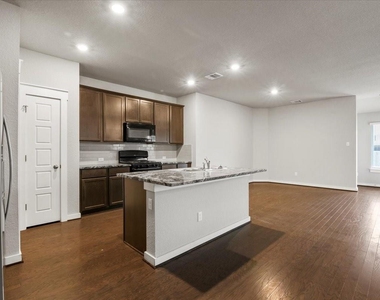 11817 Emerald Springs Ln - Photo Thumbnail 7