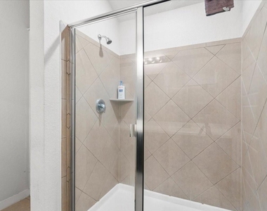 11817 Emerald Springs Ln - Photo Thumbnail 19