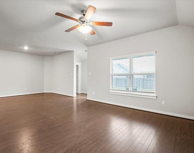 11817 Emerald Springs Ln - Photo Thumbnail 5