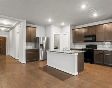 11817 Emerald Springs Ln - Photo Thumbnail 8